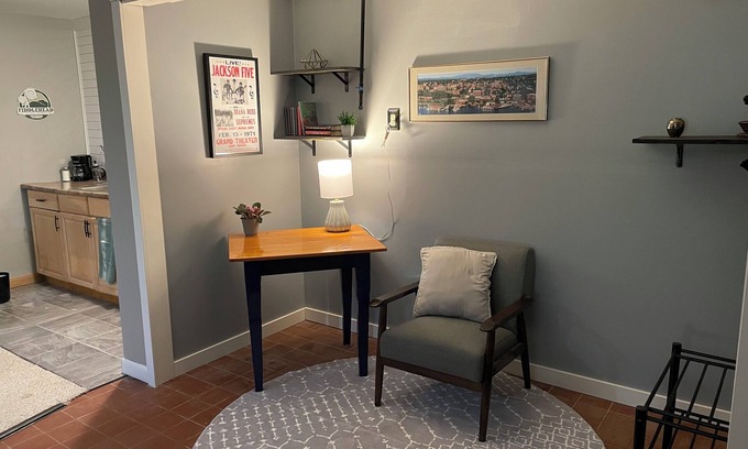 South Burlington Apartment | Charming studio in South Burlington with WiFi