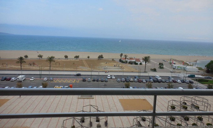 Empuriabrava Apartment | Charming studio 4 persons beachfront