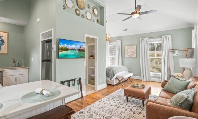 Southwest Raleigh Apartment | Charming Studio Apt in Downtown Raleigh-Walkable location!