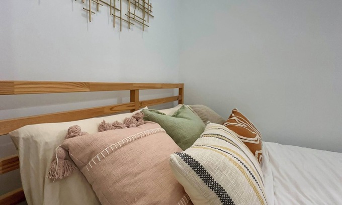 North Clairemont Apartment | Charming Studio in the heart of San Diego, an 8-minute drive to the beach!