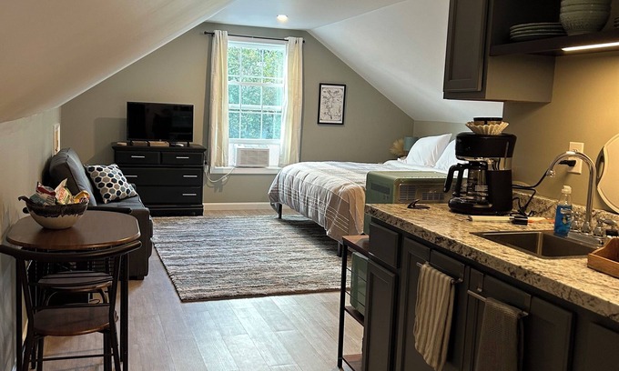 Mount Sunapee Apartment | Charming Studio Near Sunapee