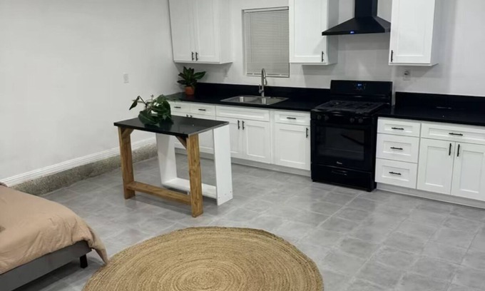 Colton Apartment | Charming studio