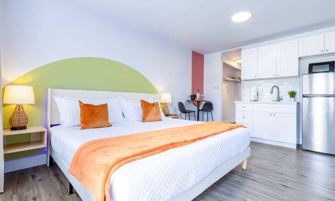 Coral Ridge Apartment | Charming studio in pleasant Fort Lauderdale with WiFi and AC
