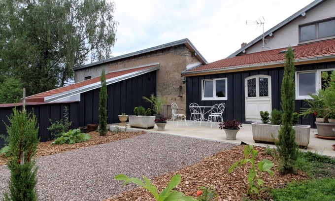 Mersuay Cottage | Charming Studio with Garden and Terraces, Peaceful and Historic Setting