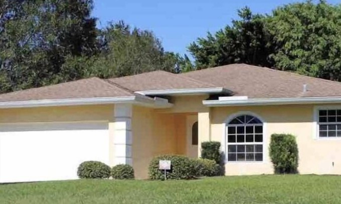 South Sarasota House | Charming Sunny House 5 min by Siesta Key Beach 5 min Downtown Sarasota