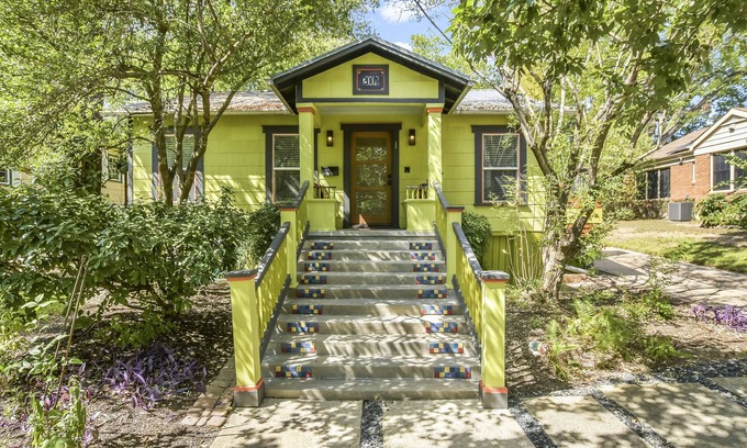 Tarrytown House | Charming Tarrytown 1946 Bungalow Fully Renovated!