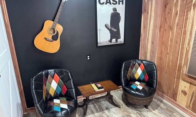 Lebanon Apartment | Charming, The Johnny Cash Themed Studio on our 40 Acre Farm Lebanon, Tennessee