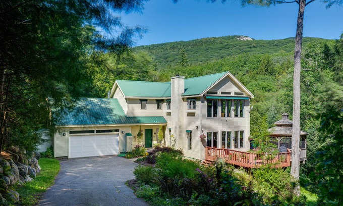Thornton House | Charming Thornton Escape w/Sauna + Gazebo!