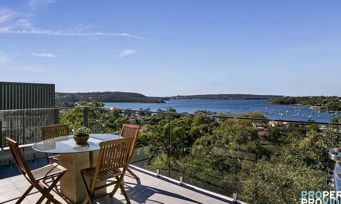 Mosman Apartment | Charming top floor apartment with harbour views - pets welcome!