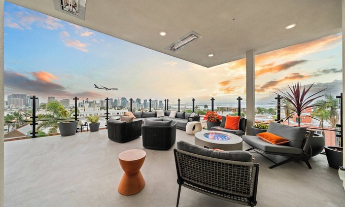 Bankers Hill Apartment | Charming Top Floor Gem w/City Ocean View in fabulous San Diego