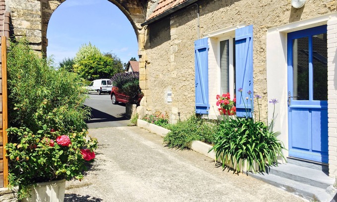 Benouville House | Charming Town House near the beaches of Normandy and Pegasus Bridge