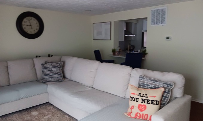 Bowie House | Charming townhome in welcoming Bowie with WiFi, AC