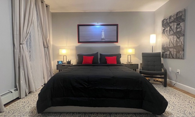 Bedford-Stuyvesant House | Charming townhome with WiFi and AC in delightful Brooklyn