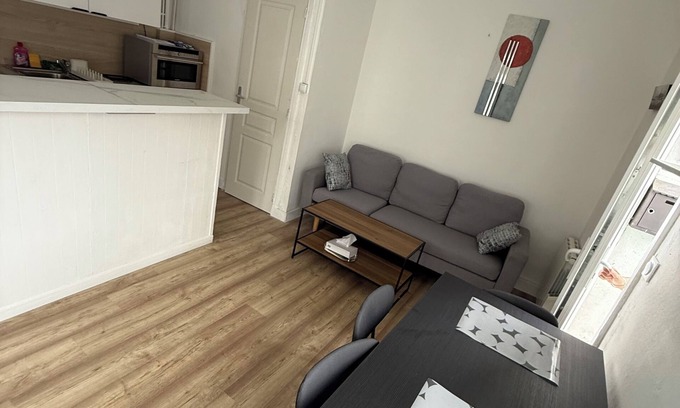 Grand-Couronne House | Charming townhouse, fully equipped, 2 steps from shops