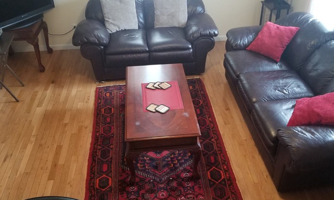 Skyland House | Charming Townhouse! $95/night!