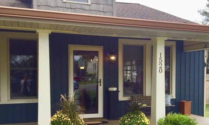 Cleveland House | Charming, trendy home in quaint downtown historic district of Cleveland
