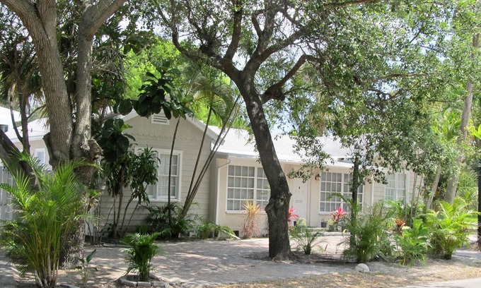 Downtown Fort Lauderdale House | Charming Tropical Home - Heart of Ft. Lauderdale, Awesome Location