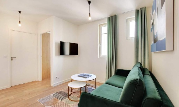 Quartier de Becon Apartment | Charming two - bedroom apartment Near Paris with WiFi, AC