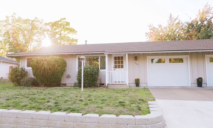 Medford House | Charming Two!! Centrally located townhome in East Medford