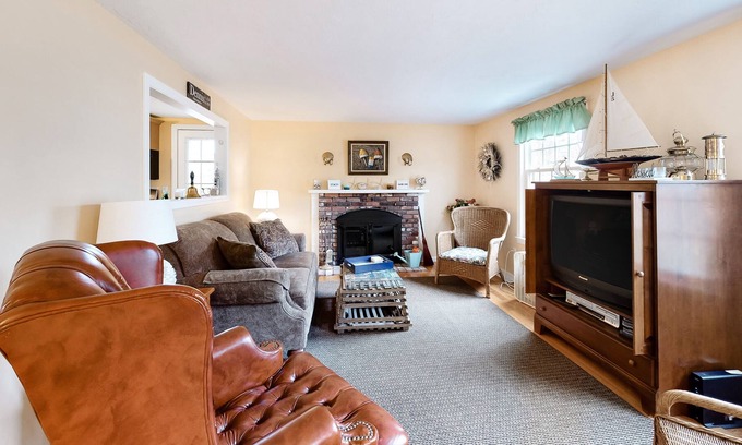 South Dennis House | Charming two-story getaway with full kitchen, WiFi, furnished deck & yard