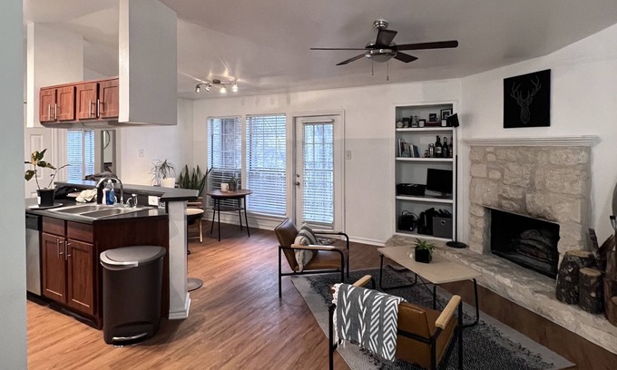 McNeil Apartment | Charming Unit Near 360 Bridge with Private Garage and beautiful Location