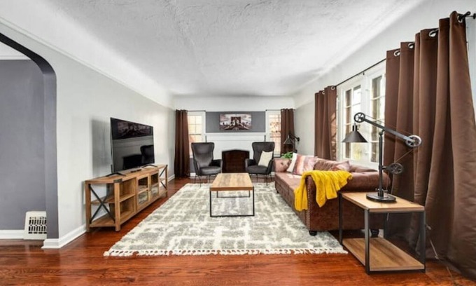 Shaker Heights Apartment | Charming & Updated ~ Long-Stays OK ~ Near Cleveland Clinic