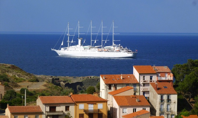 Port-Vendres Apartment | Charming Upper Floor Apartment For Up To 4 People with Air Conditioning