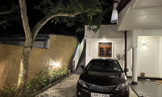 Panadura House | Charming upper level 2-bedroom house in tranquil Panadura with WiFi, AC