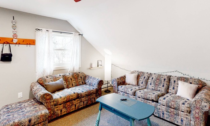 Londonderry Condo | Charming upstairs condo with river view, full kitchen, and firepit