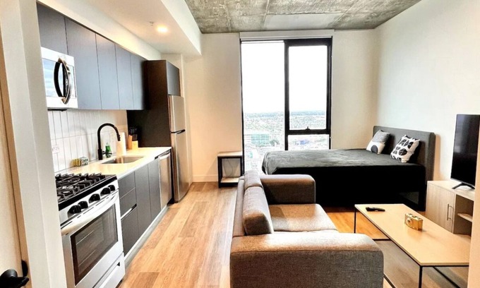 Downtown Phoenix Condo | Charming Urban Oasis: Cozy Retreat in the Heart of the City