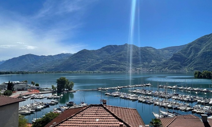 Lovere Apartment | Charming vacation home in Lovere with breathtaking views of Lake Iseo!