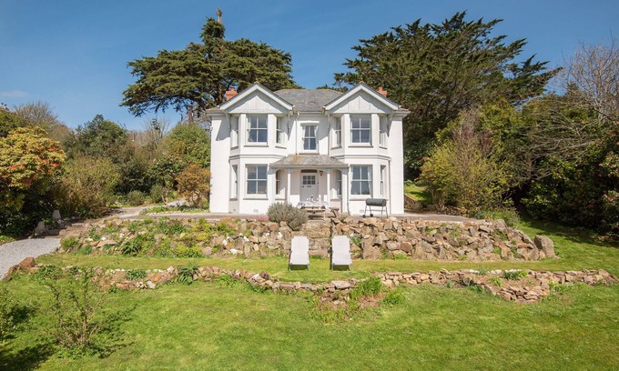 Mabe House | Charming Victorian House with Panoramic Village Views, Close to Beaches