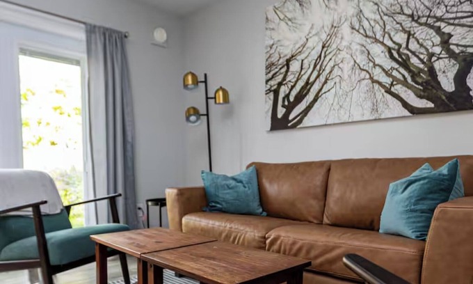 Victoria Apartment | Charming Victoria Suite – 2BR with Outdoor Space