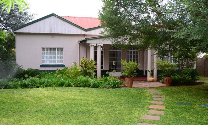 Bulawayo House | Charming Victorian Guesthouse just 1km from City Center!nnnnnnnnnnnnnnn