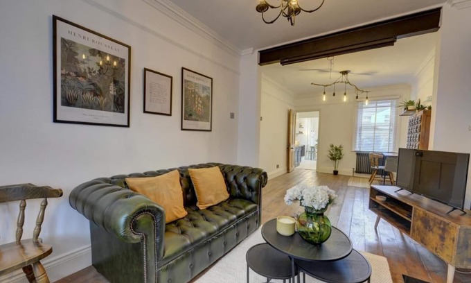 Bedford House | Charming Victorian Stay