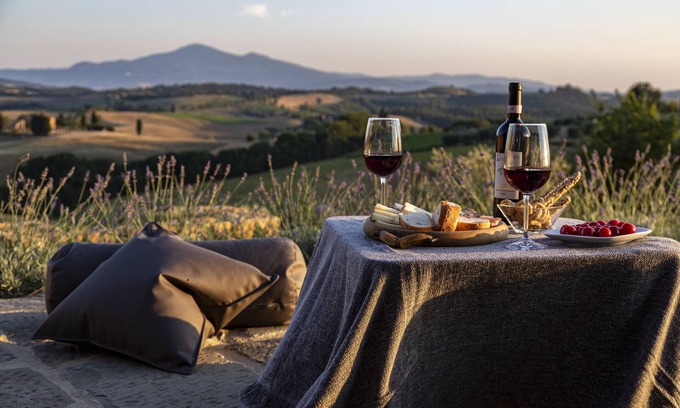 Montefollonico Villa | Charming Villa with infinity pool between Pienza and Montepulciano