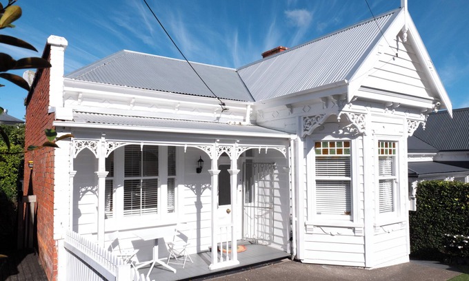 Ponsonby Apartment | Charming Villa nestled away in the city centre