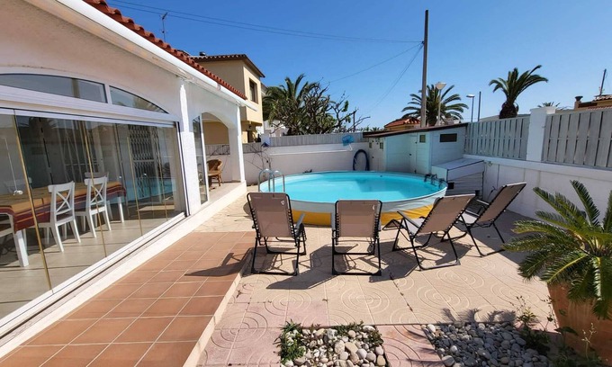 Torredembarra House | Charming villa with swimming pool, very well equipped and 900m from the beach