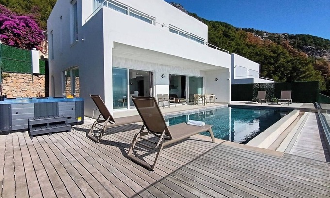 Alanya House | Charming Villa with a Pool
