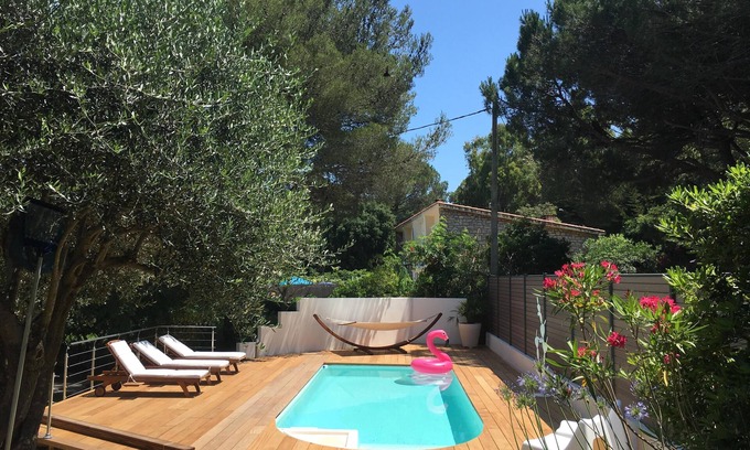 Le Lavandou House | Charming villa with private pool 3 minutes walk from the beach -Le Lavandou