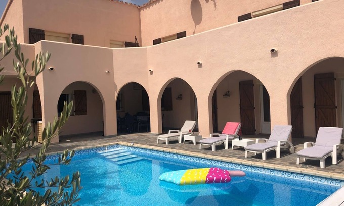 Llauro Villa | Charming Villa with large swimming pool & unique view over mountains, plain, sea