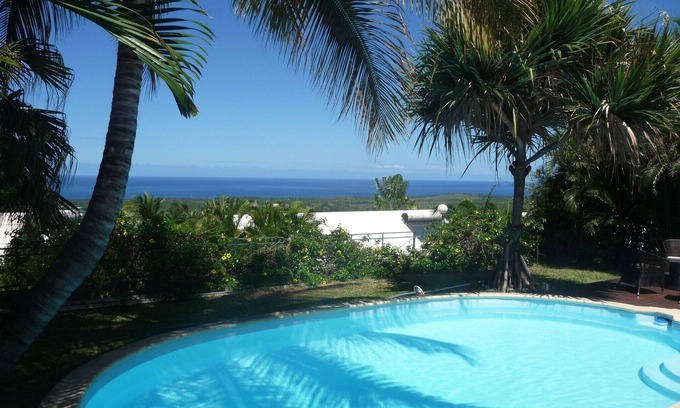 L'Etang-Sale Villa | Charming villa with swimming pool and sea view in L'Etang Salé Reunion Island