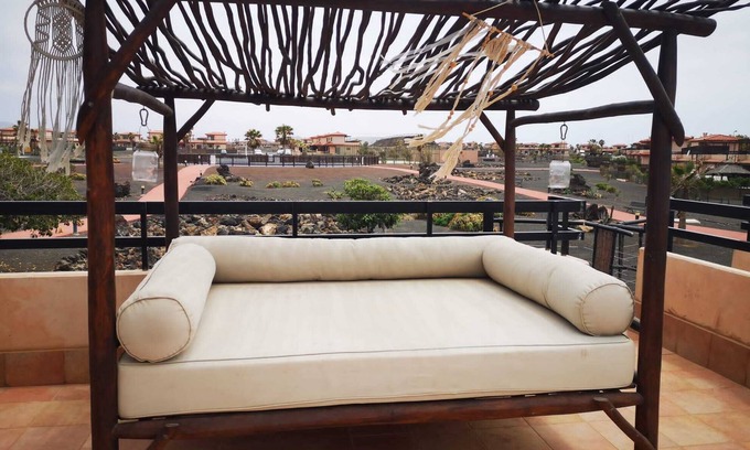 La Oliva House | Charming villa with sea views