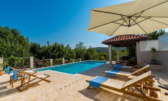 Dubrovacko Primorje Villa | Charming Villa with Ultimate Peace and Privacy