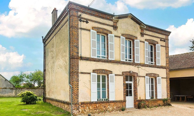 Crucey-Villages Cottage | Charming Village Home with Garden, Terrace, BBQ, Billards & Near Nature Park