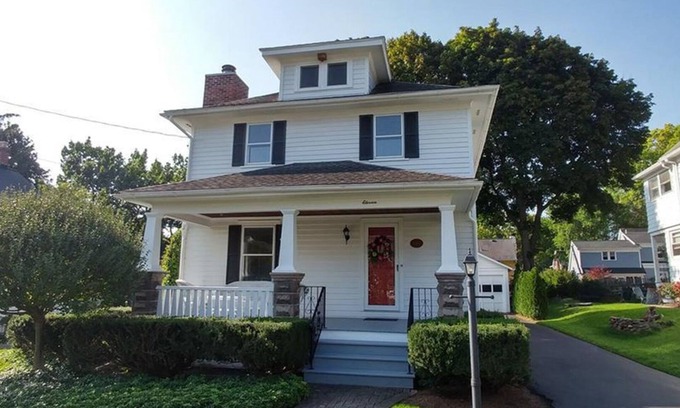 Pittsford House | Charming Village home. Walk to Everything: Restaurants, shops, and canal trail