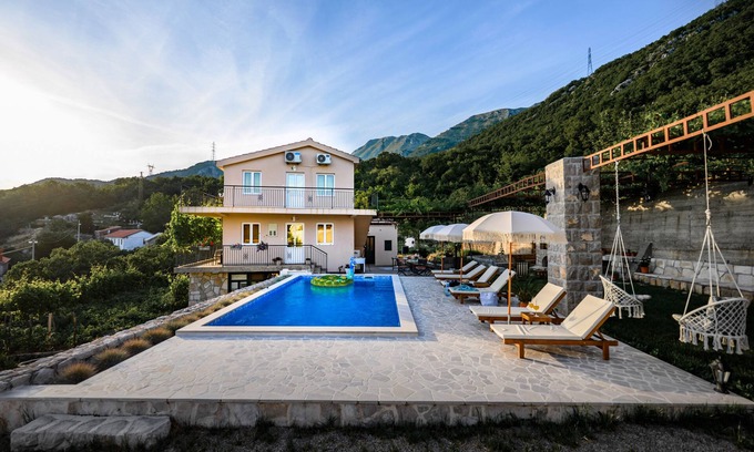 Seoca Villa | Charming Vineyard Villa
