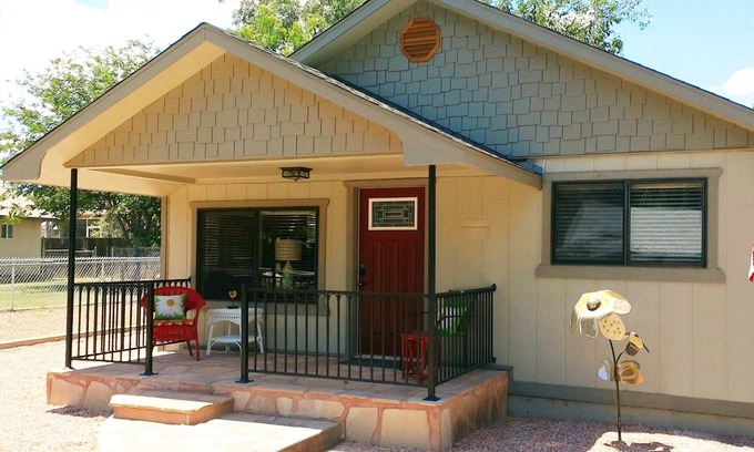 Cottonwood Cottage | Charming Vintage Cottage -Walking Distance to Old Town Cottonwood!