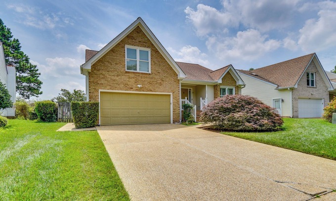 Northwest House | Charming Virginia Beach Home w/ Lake Views!