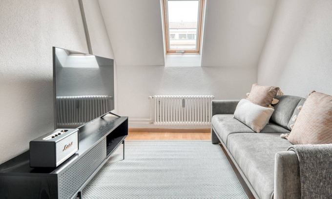 Vorstadte Apartment | Charming Vorstädte 2.5 Room w/Storage & W/D, by Blueground